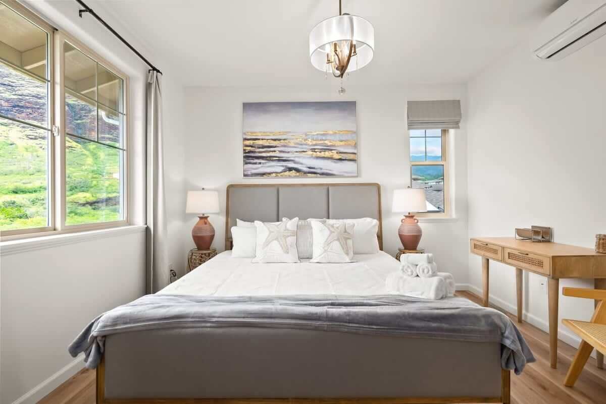 4 bedrooms, desk, iron/ironing board, travel crib