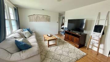 Télévision, cheminée