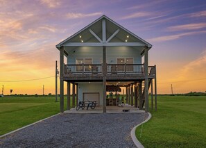 Exterior - *Brand New* Luxury Beach Cottage in Port Bolivar! Short Walk to the Beach! (Bolivar Peninsula)