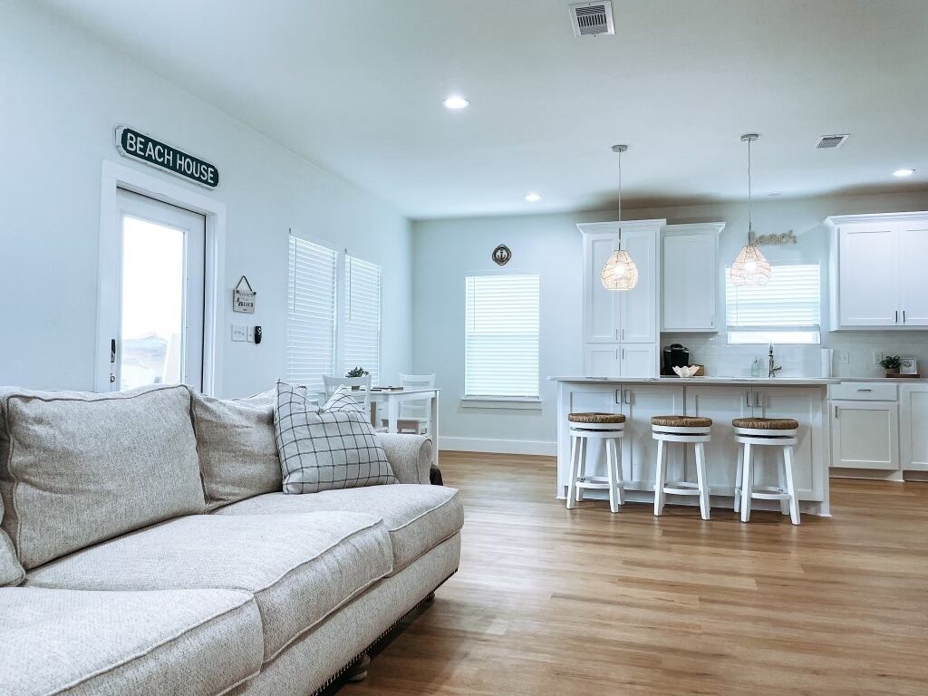 Smart TV, DVD player, books