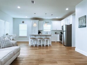 Smart TV, reproductor de DVD y libros 