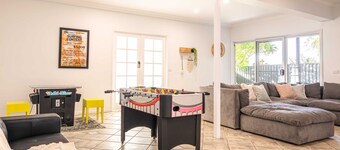Moffat Beach Retreat, Pet-friendly & Ocean Views
