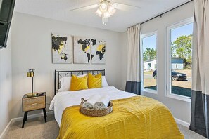 4 bedrooms, in-room safe, desk, iron/ironing board