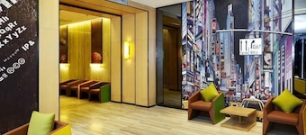 IU Hotel (Chongqing Hechuan Ruishan Road Ta'ermen Square)