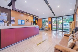 Lobby - IU Hotel (Chongqing Hechuan Ruishan Road Ta'ermen Square) (Chongqing)