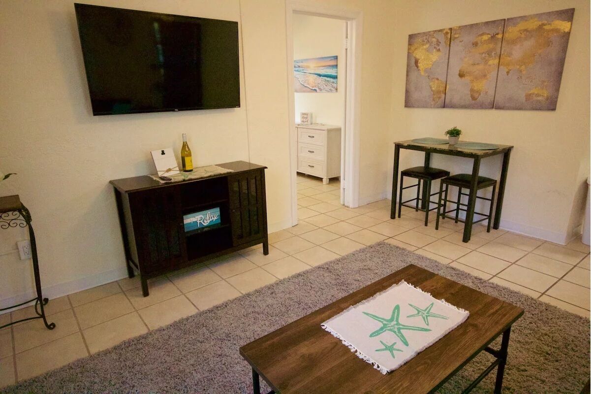 Long Stay discount! Updated Madeira Beach outpost!