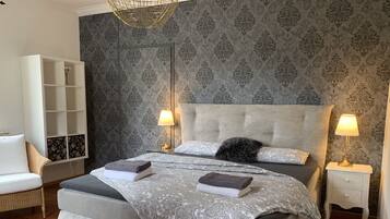 3 bedrooms, desk, iron/ironing board, free WiFi