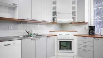 Kühlschrank, Mikrowelle, Ofen, Geschirrspüler