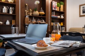 Free daily continental breakfast - RFC Repubblica Florence Core B&B (Florence)