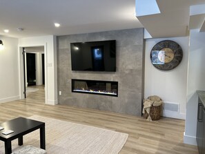 Interior - 5* Lavish Home in Grand Bend where the Sunsets are Breathtaking (Grand Bend)