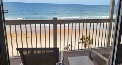 Oceanfront Daytona Beach Condo â Magnificent Views, Pools & Beach Access