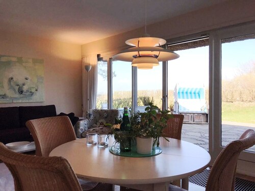 Cosy, nicely furnished apartment with spacious sunny terrace