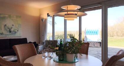 Cosy, nicely furnished apartment with spacious sunny terrace