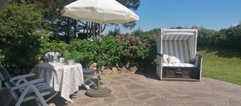 Cosy, nicely furnished apartment with spacious sunny terrace