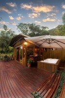 Ropa de cama de alta calidad y minibar 