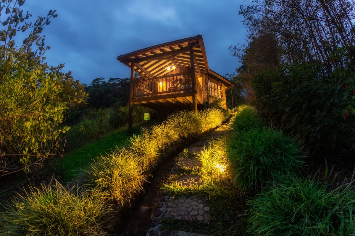 Suite studio luxueuse, 1 lit double, baignoire à remous, vue sur la montagne | Literie de qualité, minibar, coffre-fort