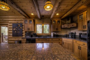 Fridge, microwave, dishwasher, coffee/tea maker - Moonshadow Lodge, Black Hills SD (Lead)