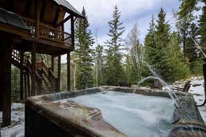 Tina de hidromasaje al aire libre