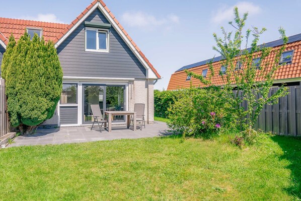 Outdoor dining - Luxuriöses Ferienhaus für 2 Personen am Waldrand. Mit Garten,parkplatz und Sauna (Den Burg)