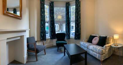 Very Large and Splendid Terrace House in London