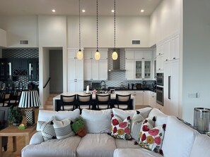 Smart TV, fireplace, computer monitors, printers