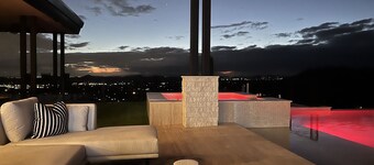 Luxurious Mountain Home with Stunning Views—5 minutes from down town Cave Creek