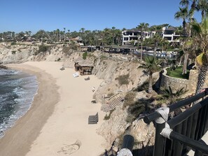 Am Strand, Liegestühle, Strandtücher