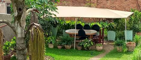 House | Outdoor dining