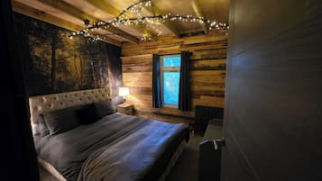 4 kamar tidur, setrika/meja setrika, Wi-Fi gratis, dan seprai linen