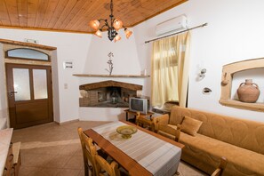 Villa, Multiple Beds | Interior - Pool Villa Afroditi for 10 Persons in Margarites (Mylopotamos)