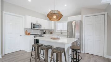 Fridge, microwave, oven, coffee/tea maker