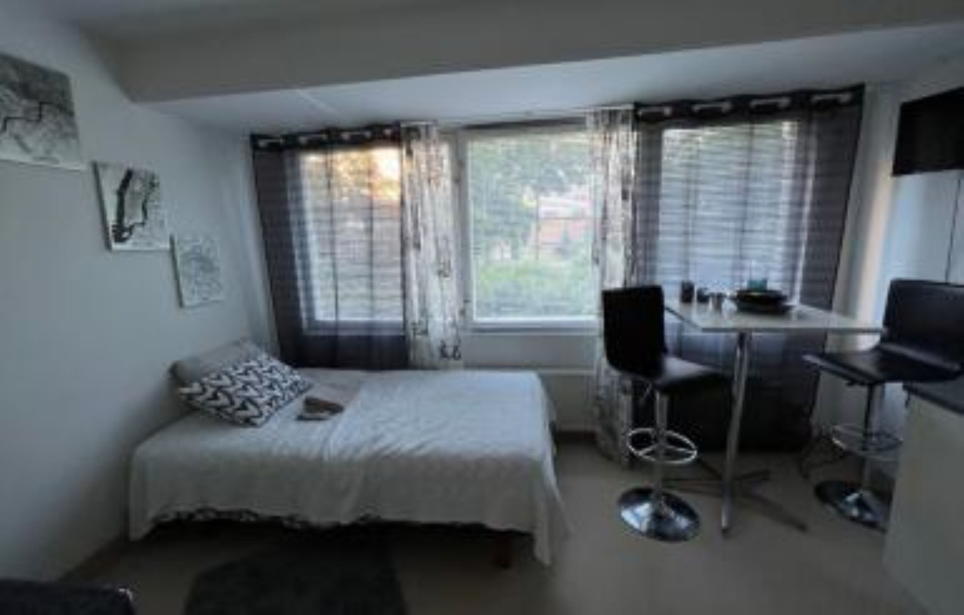 Studio | Free WiFi, bed sheets