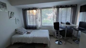 Studio | Free WiFi, bed sheets