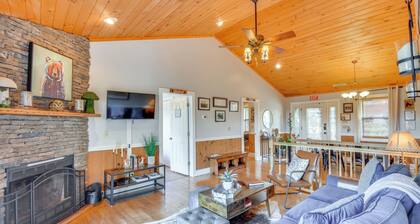 Lakemont Mountain Cabin w/ Game Room & Hot Tub!
