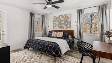 3 bedrooms, desk, iron/ironing board, travel crib