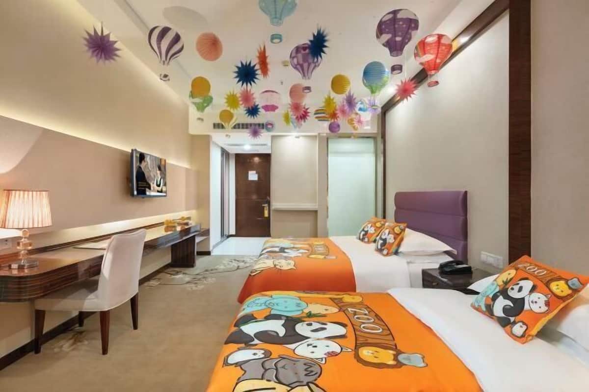 Tempat tidur bayi