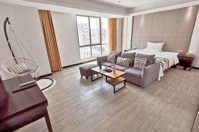 Yihao Hotel