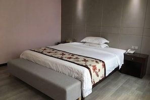 Unclassified image, 3 of 64, button - Yihao Hotel (Xianyou)