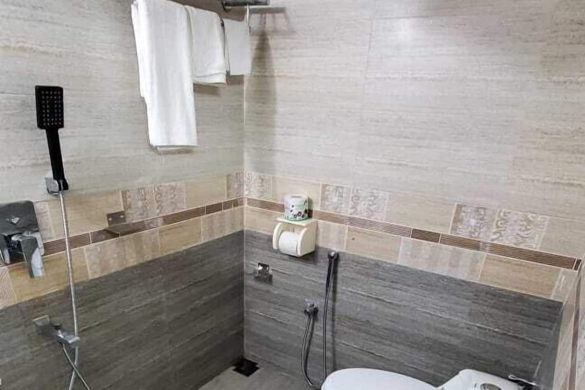 Deluxe Single Room 3