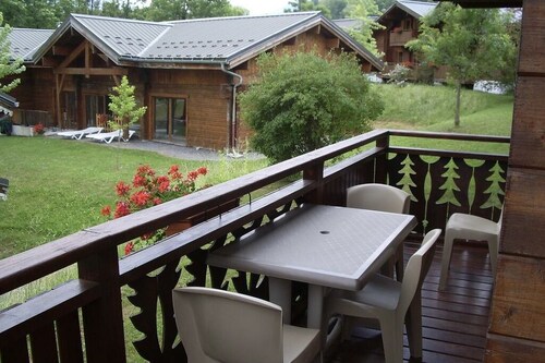 6/8 person mountain chalet with pool and sauna