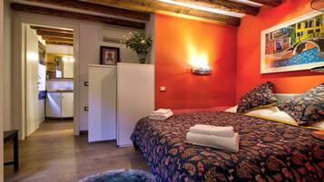 1 quarto, Wi-Fi de cortesia, roupa de cama