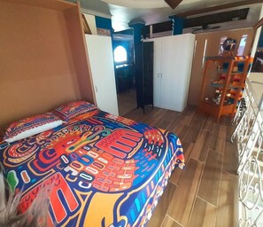 2 chambres, fer et planche à repasser, Wi-Fi gratuit, draps fournis