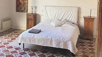 8 chambres, Wi-Fi, draps fournis