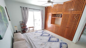 Habitación estándar, 1 cama King size, baño en la habitación, vista al jardín | Escritorio, espacio para trabajar con laptop y wifi gratis
