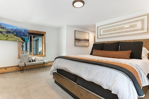 8 chambres, coffre-fort, bureau, fer et planche à repasser