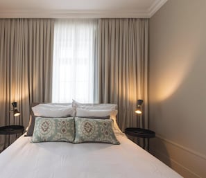 Quarto duplo deluxe | Truy cập Internet không dây miễn phí, bộ trải giường 