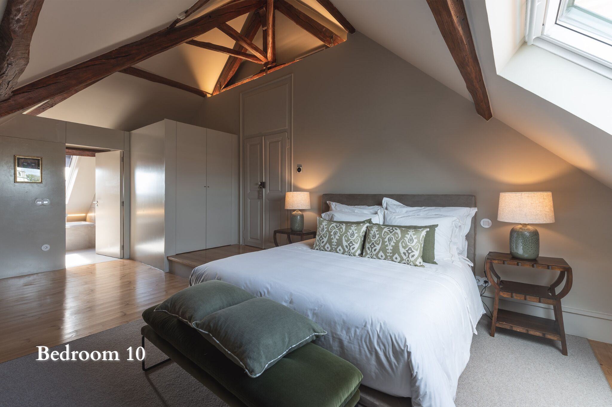 Premium Room | Free WiFi, bed sheets