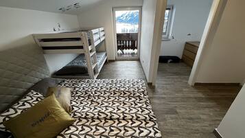 3 Schlafzimmer, Bügeleisen/Bügelbrett, Reisekinderbett, kostenloses WLAN