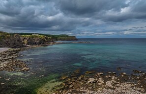 Beach nearby - Cosy fisherman's cottage on the Pennan seafront. (Pennan)