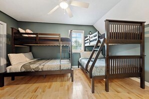 3 habitaciones, escritorio, cuna de viaje y wifi gratis